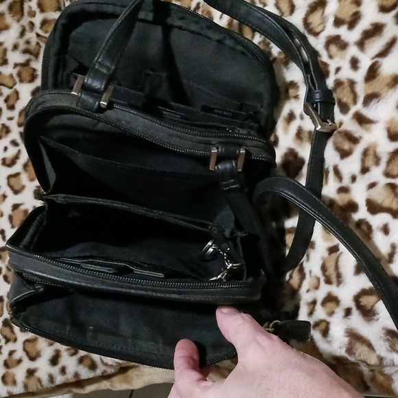 Rosseti Black Multi Compartment Crossbody Bag - Picture 3 of 16